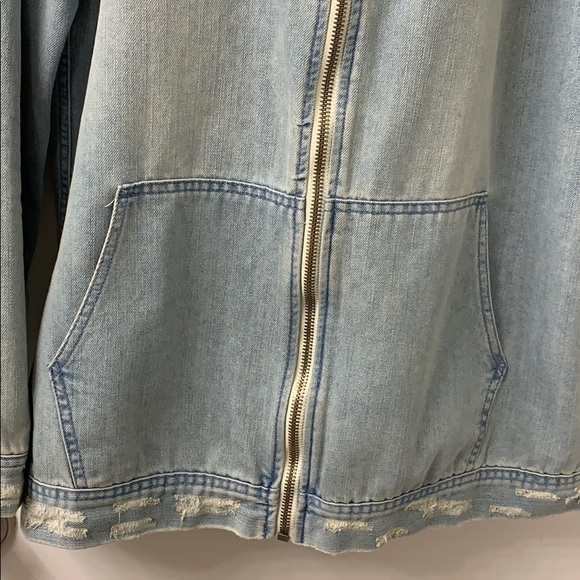 #Jacket Jackson - Picture 2 of 12